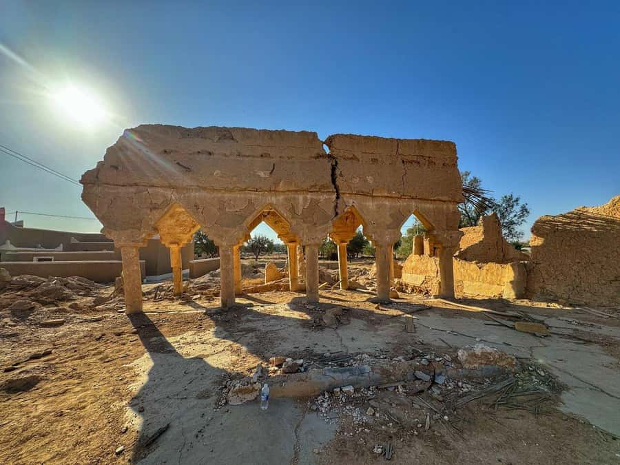 Riyadh: Edge Of The World and Bats Cave Tour by 4x4 - What to bring and how to prepare