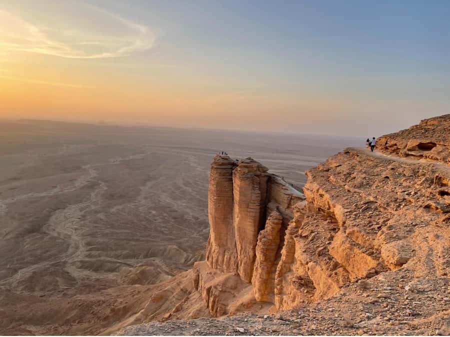 Riyadh: Edge Of The World, camels &Stargazing with 4x4 - Camels, gazelles, and the stops before the cliffs