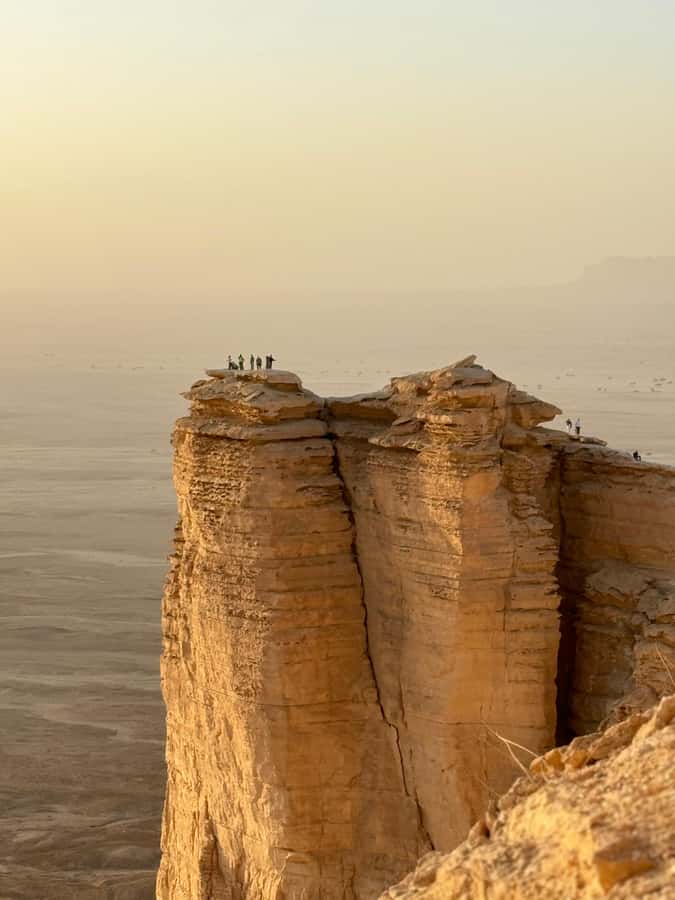 Riyadh: Edge Of The World, camels &Stargazing with 4x4 - Guides and the human side of the trip
