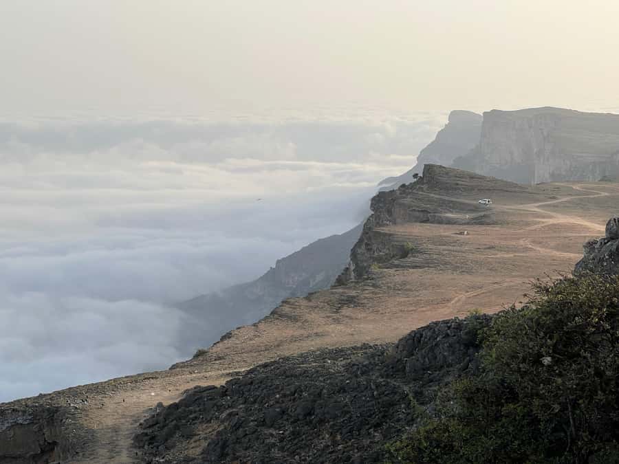 Salalah: Wadi Darbat, Jabal Samhan, Baobab, Mirbat Sand Dune - Jabal Samhan puts the whole region in perspective